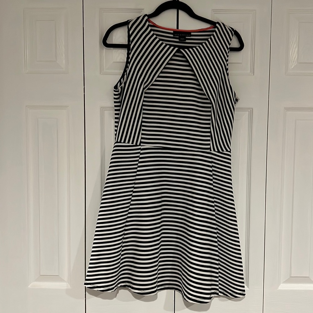 Black and White Stripe flare dress Size Large